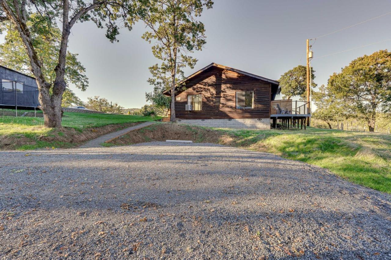 Cozy Central Point Bungalow On Working Winery! Exterior foto