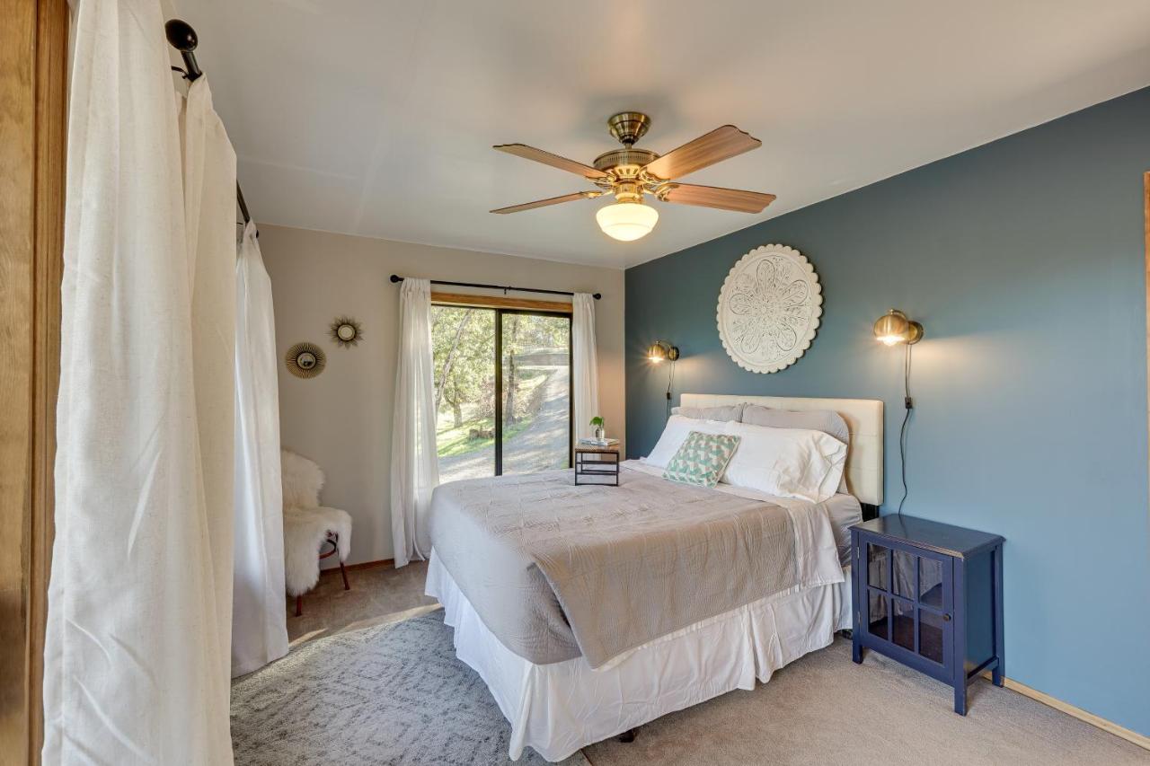 Cozy Central Point Bungalow On Working Winery! Exterior foto
